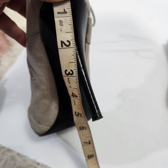 Guess Grey Hifh Heel Lace Up Boota Size 8.5 - Picture 9 of 12